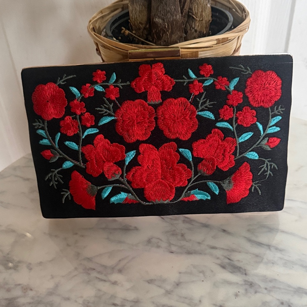 Floral Embroidered Clutch with Gold Chainlink Purse Strap